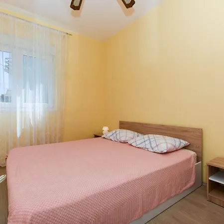 Apartment Kolt - 15m From Sea Kali
