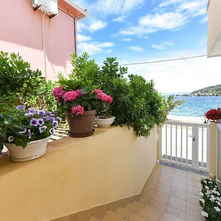 Apartament Kolt - 15m From Sea Kali