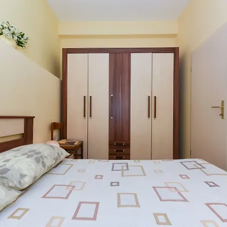 Apartament Kolt - 15m From Sea Kali